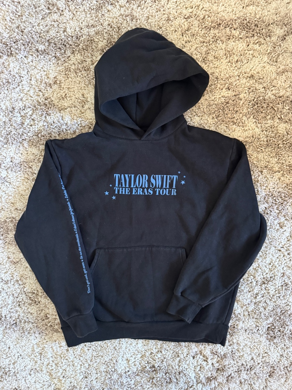 TAYLOR SWIFT • THE ERAS TOUR VIGILANTE LIVE PHOTO HOODIE (M)